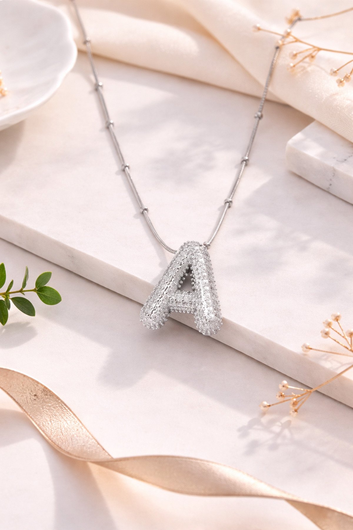 Çelik Zincirli Zirkon Taşlı A Harfli Gümüş Renk Bubble Kolye