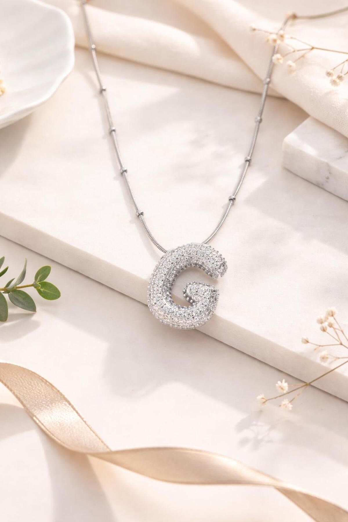 Çelik Zincirli Zirkon Taşlı G Harfli Gümüş Renk Bubble Kolye