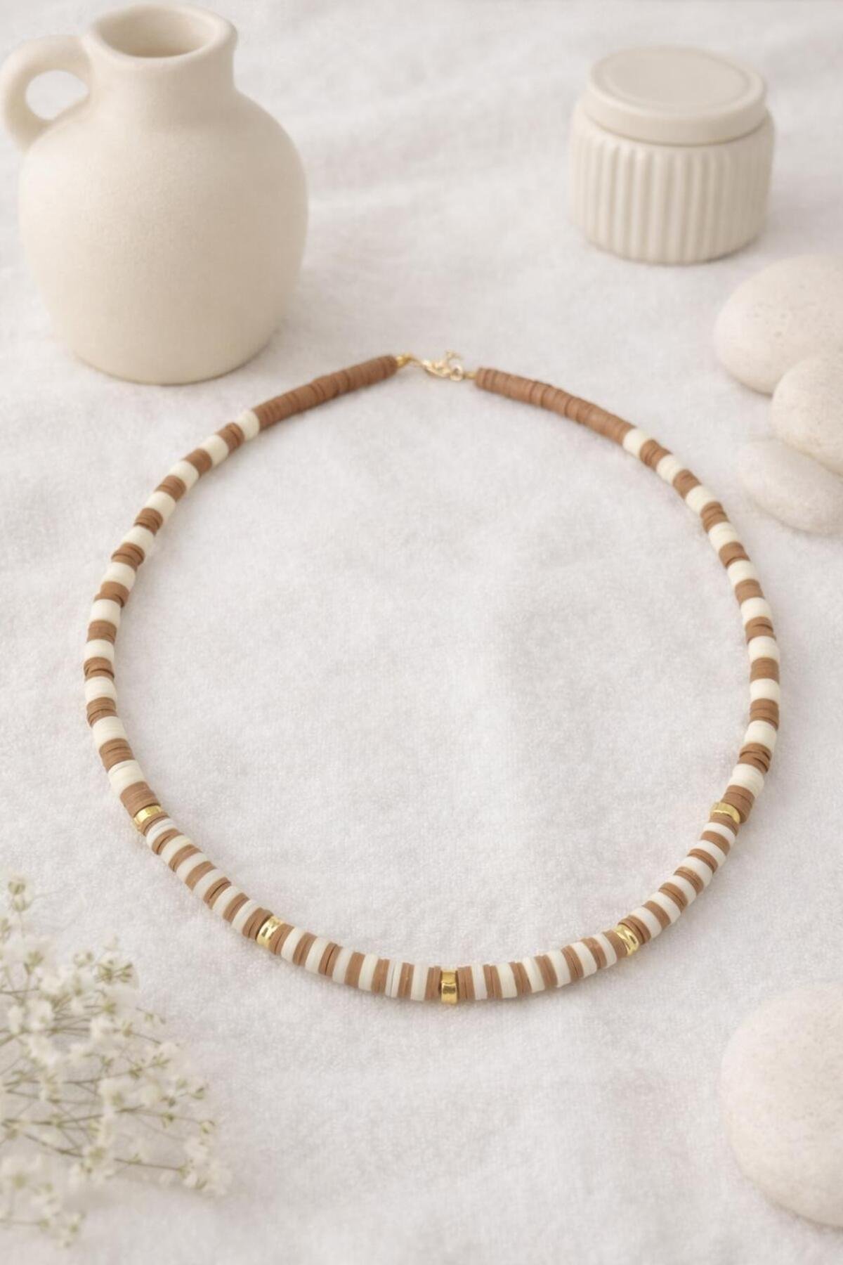 Bej & Krem El Yapımı Fimo Boncuk Kolye – Gold Detaylı