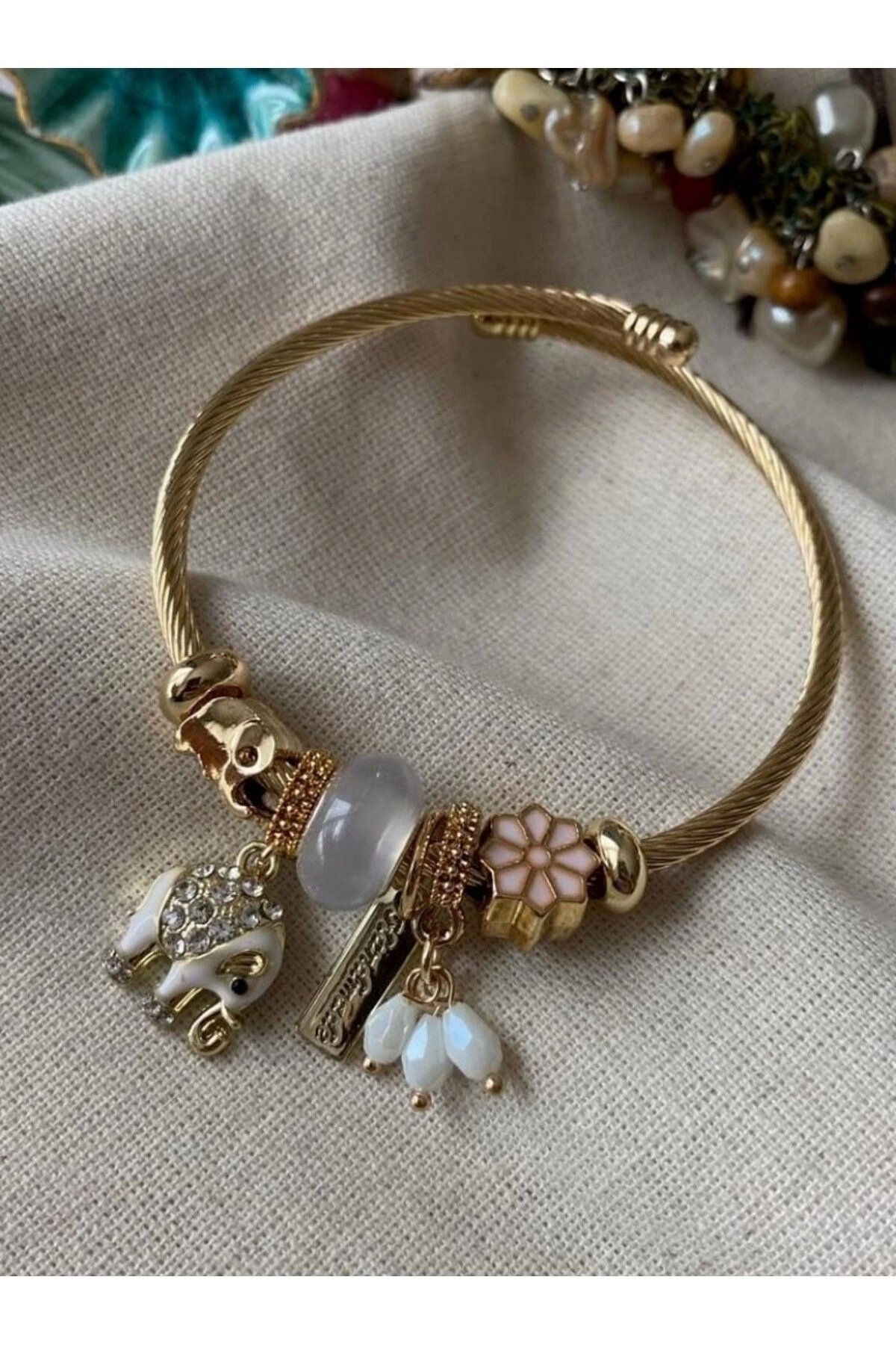 Beyaz Fil Charmlı Bileklik