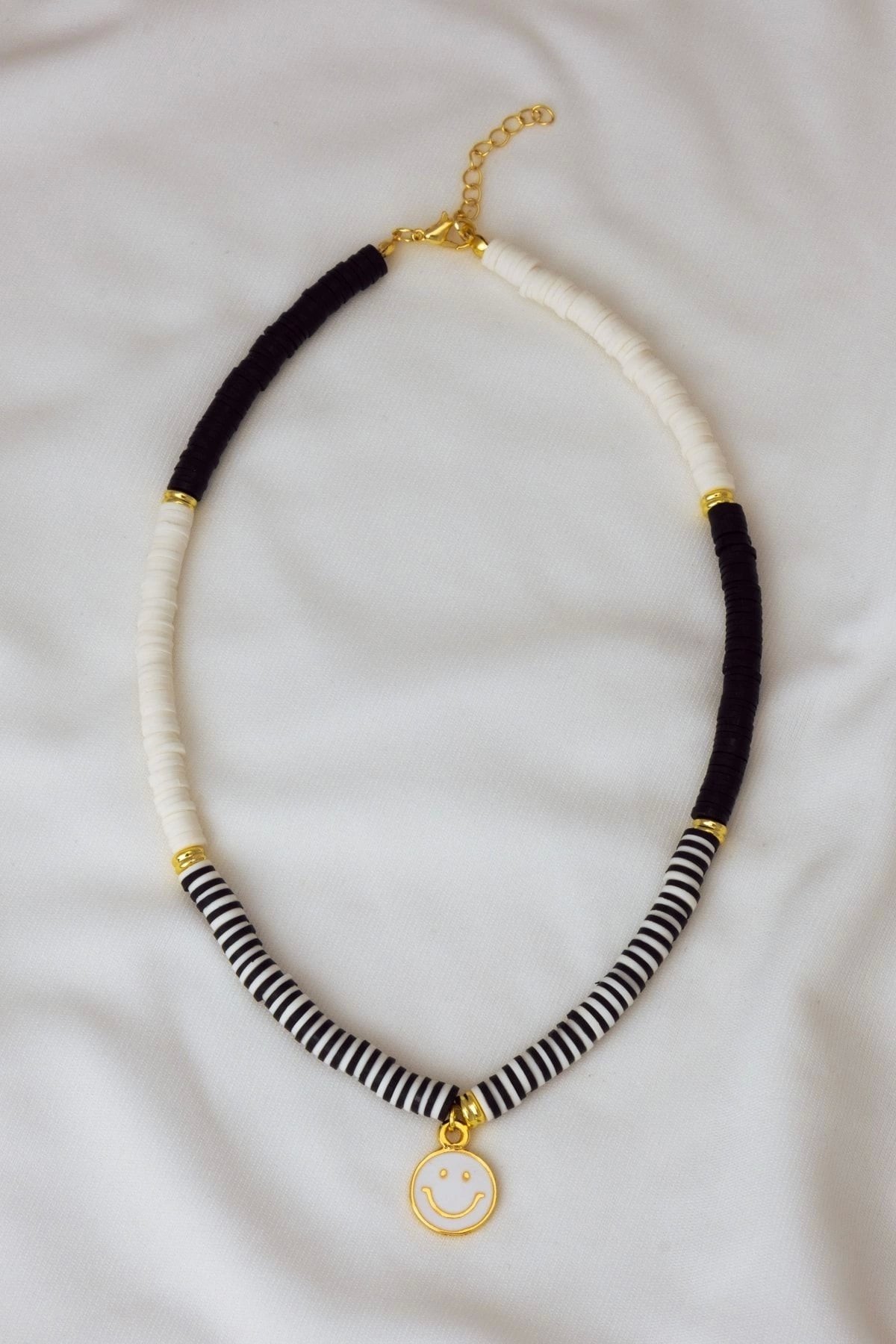 Siyah Beyaz Fimo Kolye