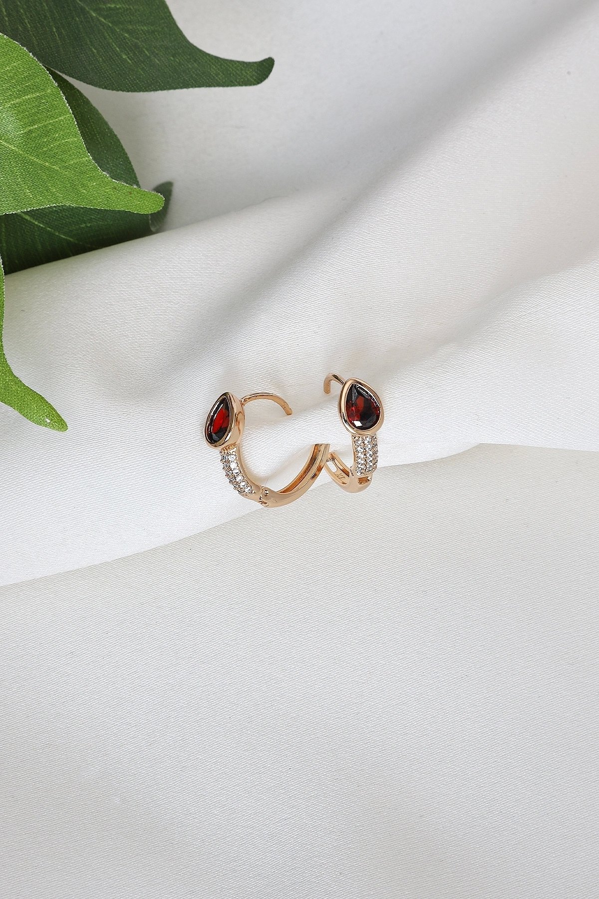 BORDO SAFİR ZİRKON TAŞLI XUPİNG KÜPE