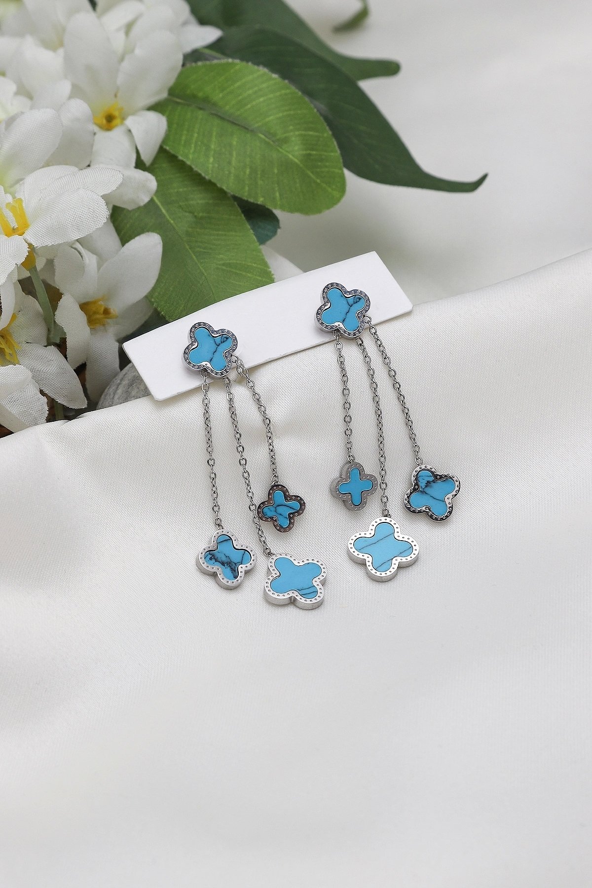 Mavi Taşlı Yonca Model Çelik Küpe