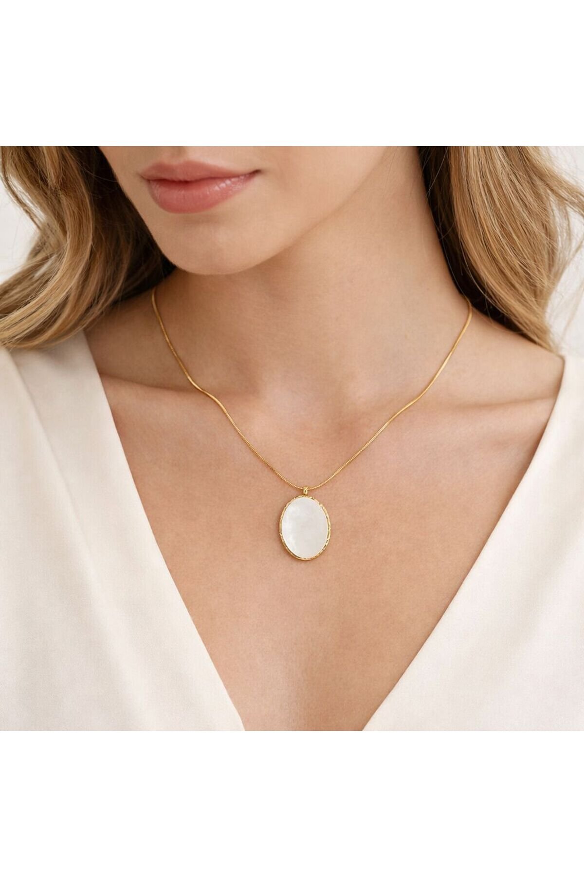 OVAL BEYAZ TAŞLI ÇELİK KOLYE