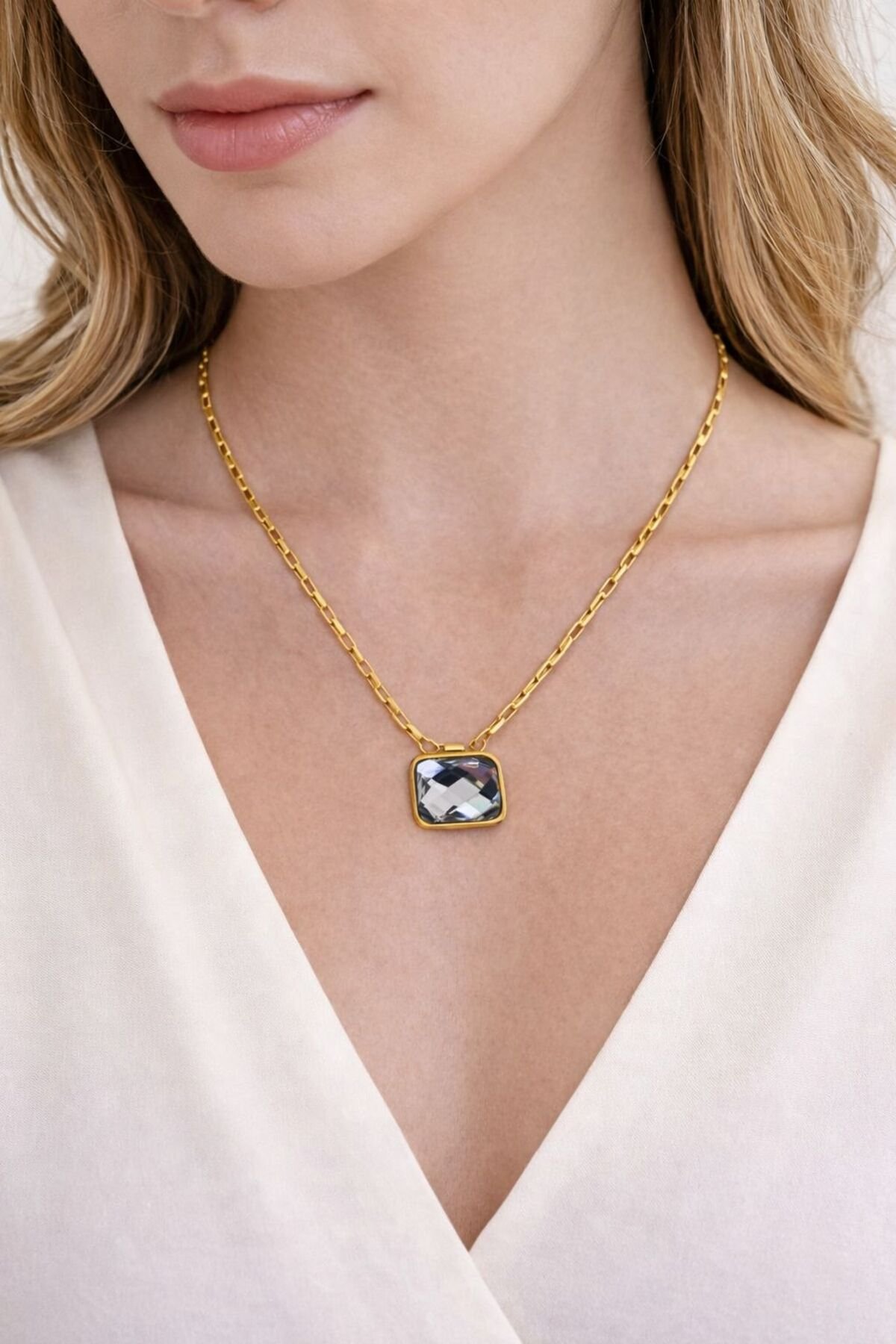 Çelik Baget Taşlı Kolye