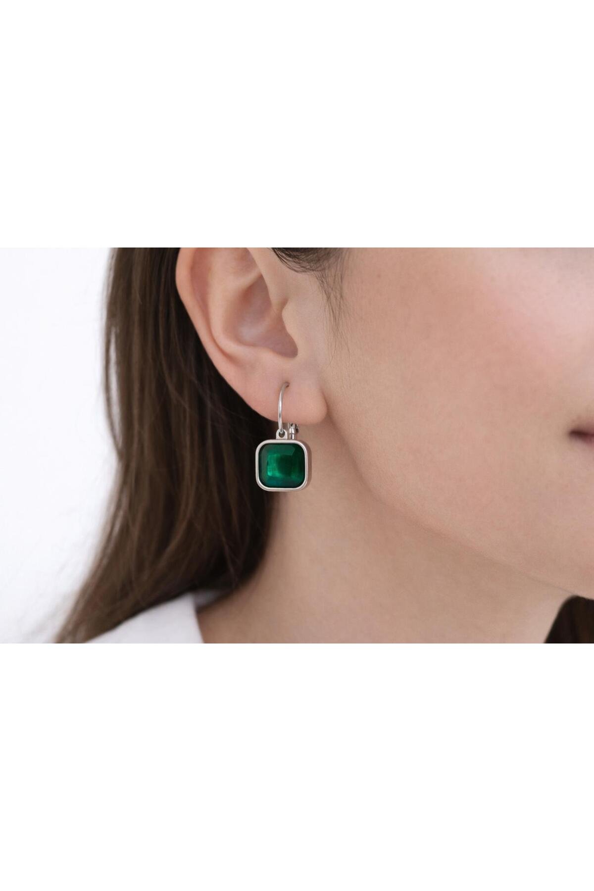 STEEL EMERALD SQUARE EARRINGS