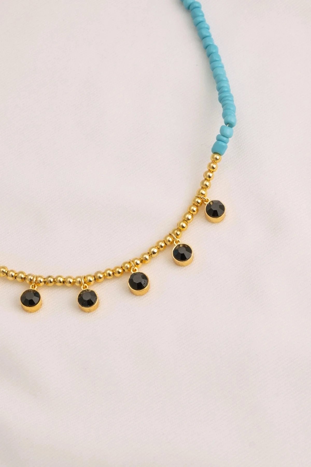 Siyah Taş Detay Nostaljik Kolye