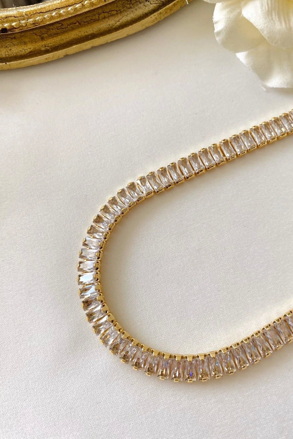 BAGET KESİM MODEL SU YOLU KOLYE GOLD