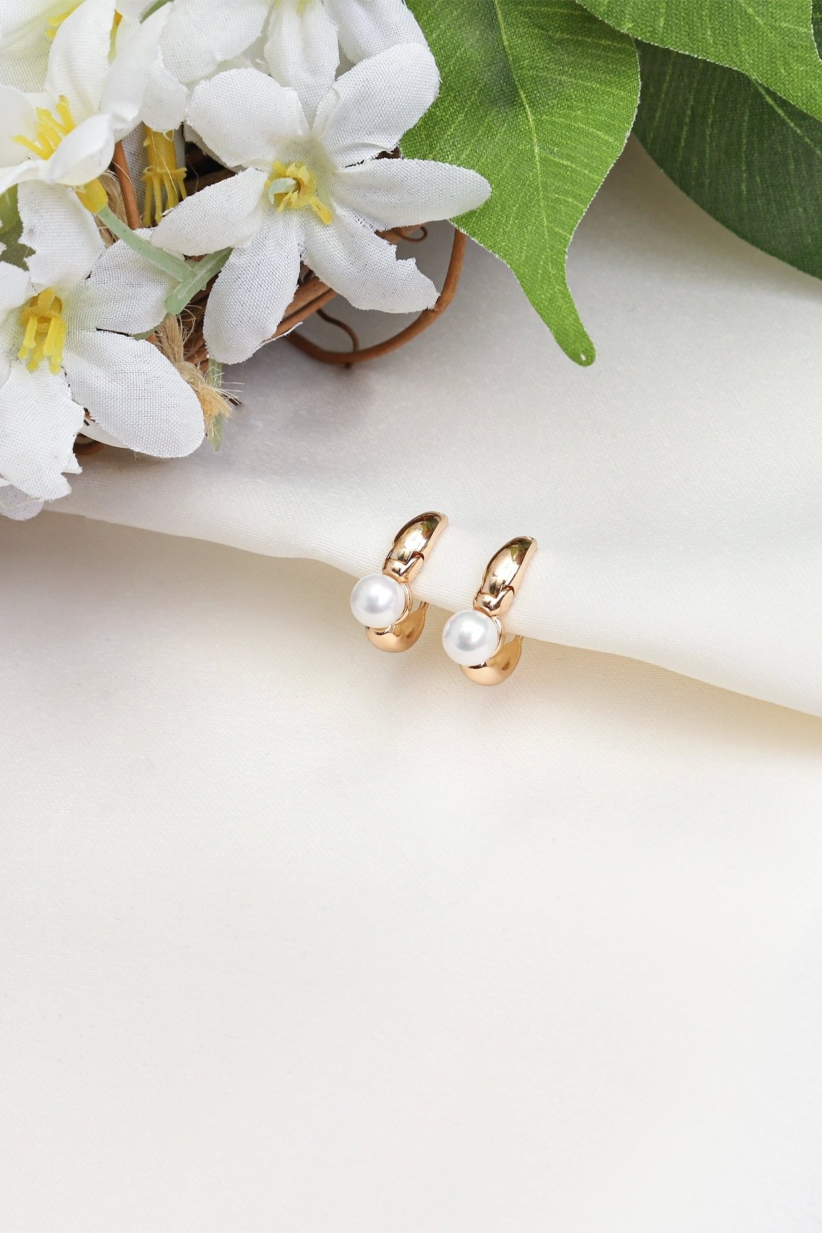 İnci Detaylı 316L Çelik Gold Kadın Küpe