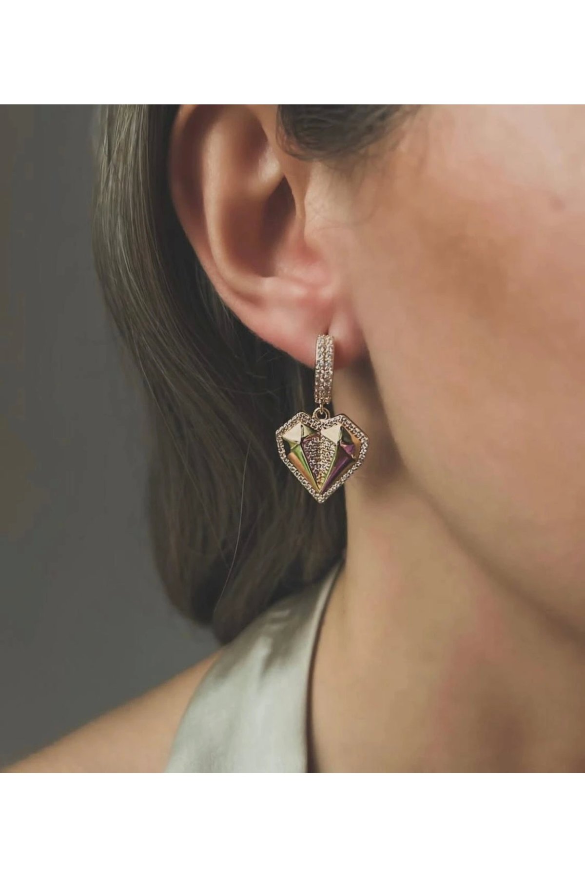 Charm Model Kalpli Çelik Küpe