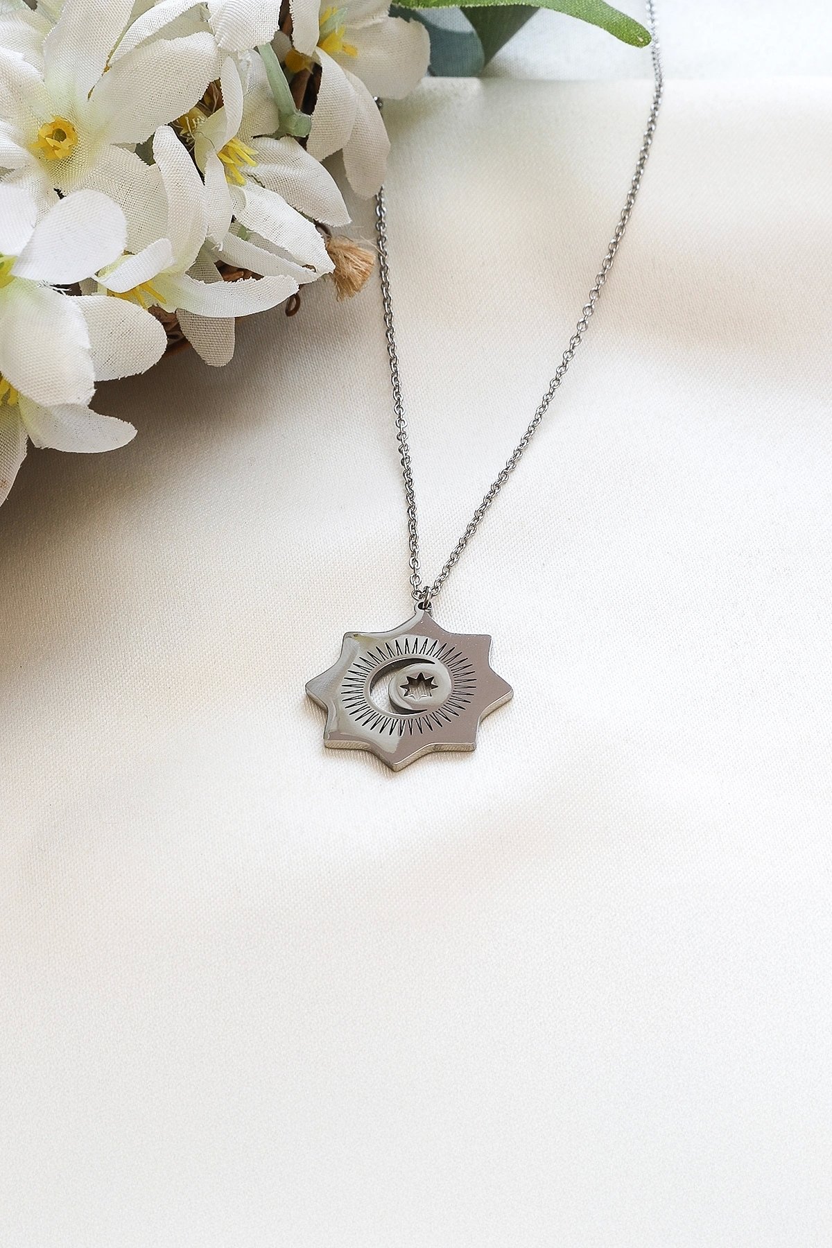 Ay Yıldız Detaylı Çelik Kolye