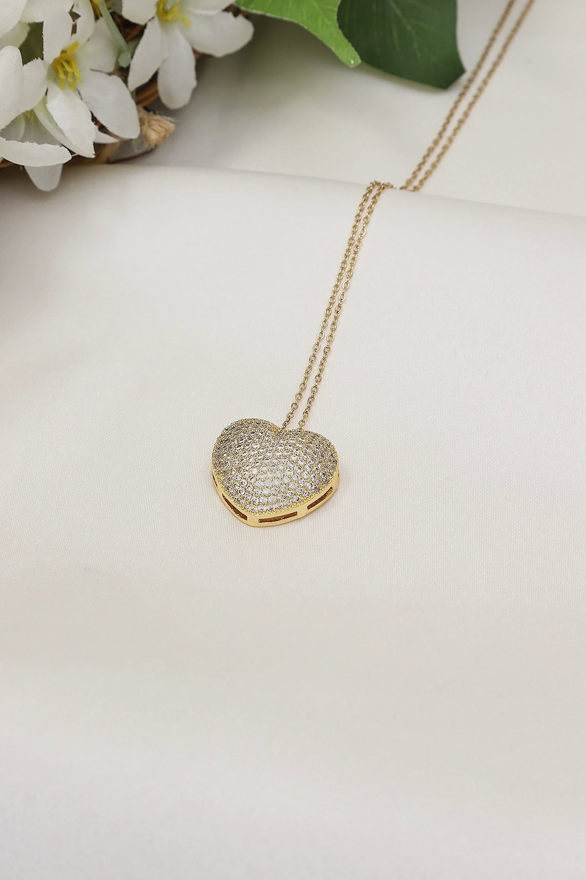 Çelik Bombeli Kalp Kolye