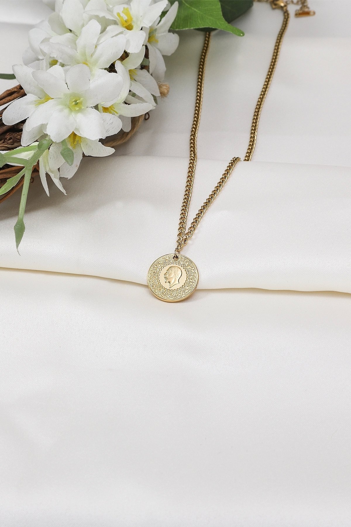 Çeyrek Altın Model Çelik Kolye