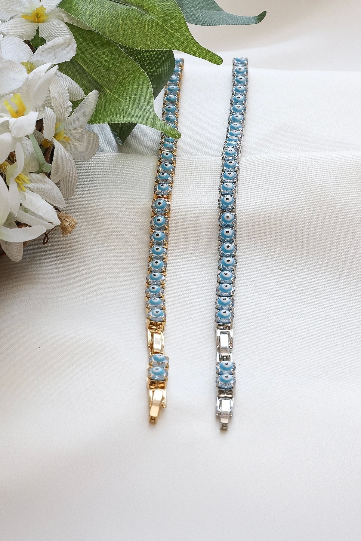 İRİ BOY ZİRKON TAŞ ÜZERİ MİNELİ NAZAR BONCUK GÜMÜŞ RENK BİLEKLİK