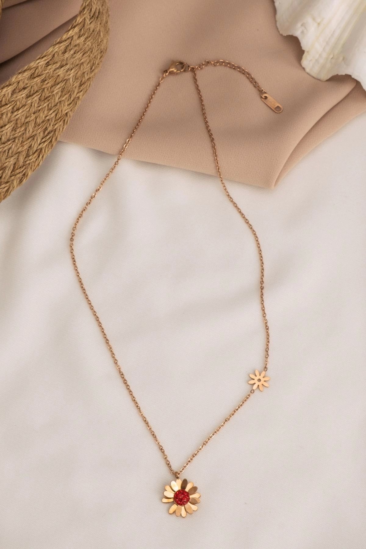 Kırmızı Papatya Kolye